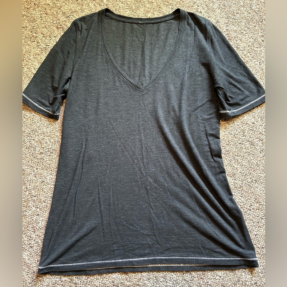 Lululemon t shirt